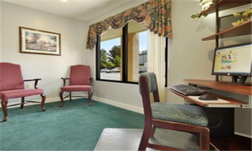 Days Inn By Wyndham Enterprise Facilities photo